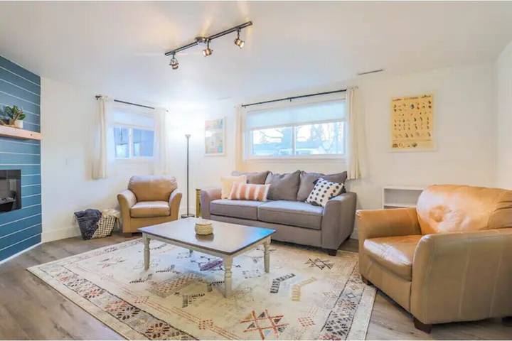 Vacation rental for 10 people, with hot tub and terrace as well as yard in Loveland