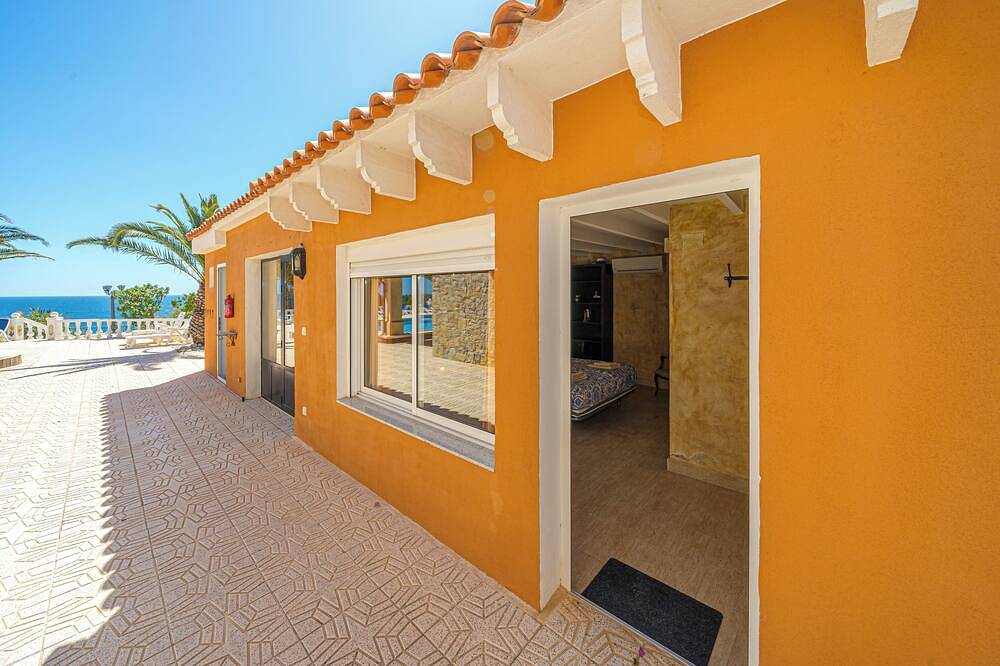 Prachtige villa, ideaal voor gezinnen of grote groepen, met uitzicht op zee in Villajoyosa, Costa Blanca