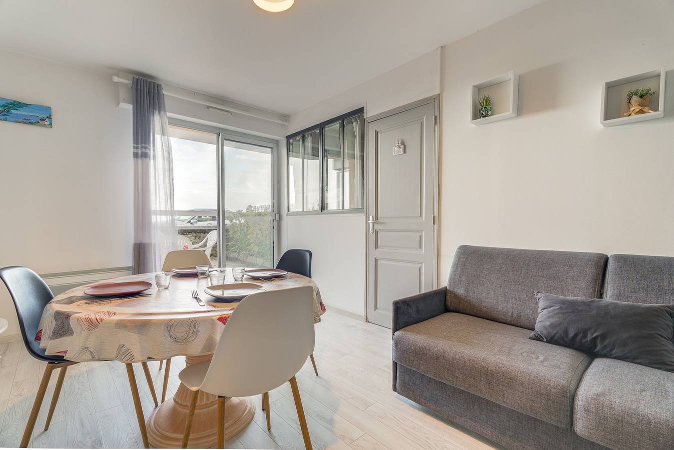 Ganze Wohnung, Charmantes Ferienapartment mit Meerblick, Terrasse und Strandnähe in Saint-Cast-le-Guildo, Dinan und Umgebung