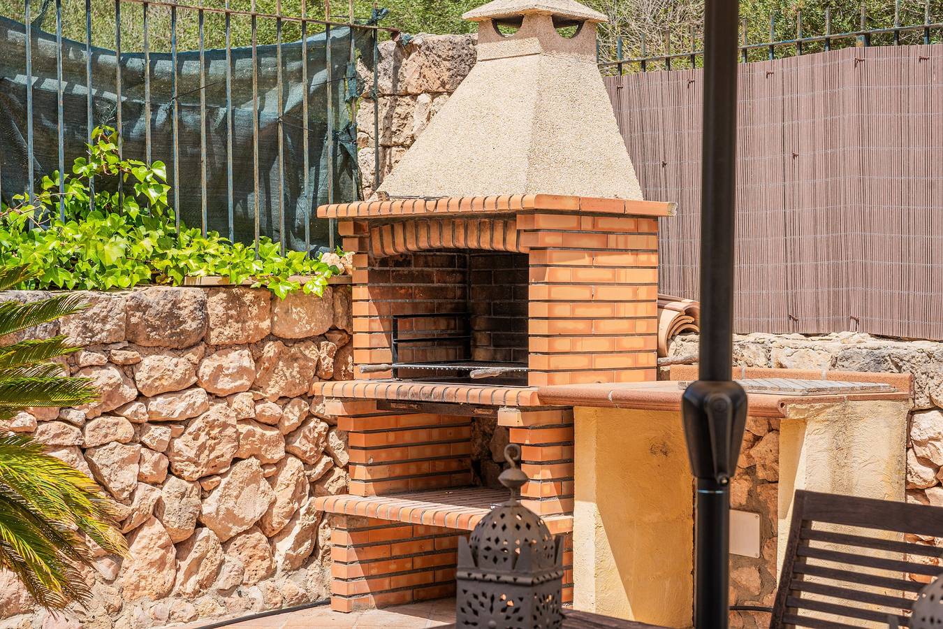 Villa 'Alma Azul' con piscina privada, terrazas y Wi-Fi in Maioris Decima, Lluchmayor