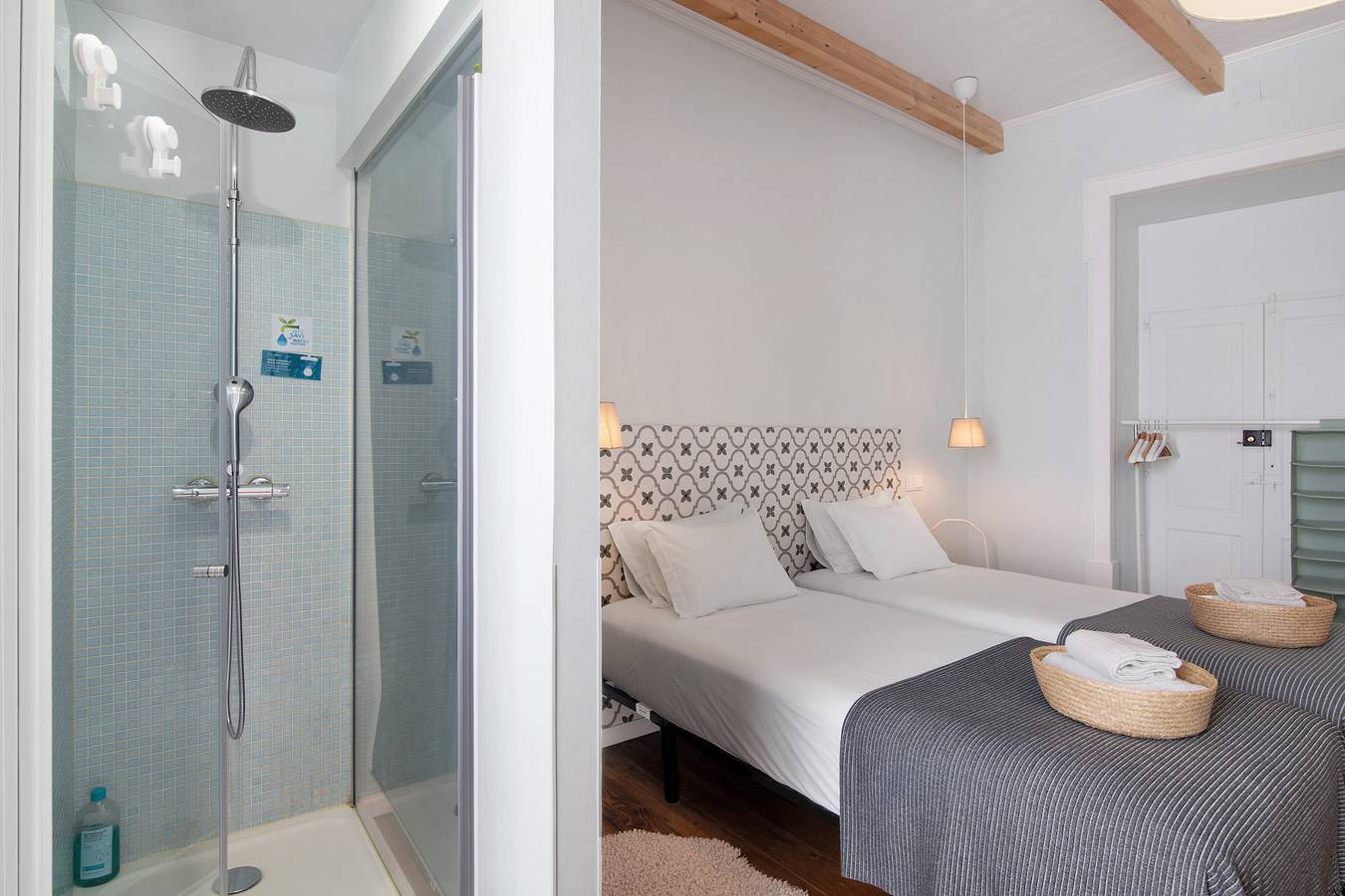 Room 'Quarto 7' with Shared Terrace, Wi-Fi and Air Conditioning in São Pedro, Faro