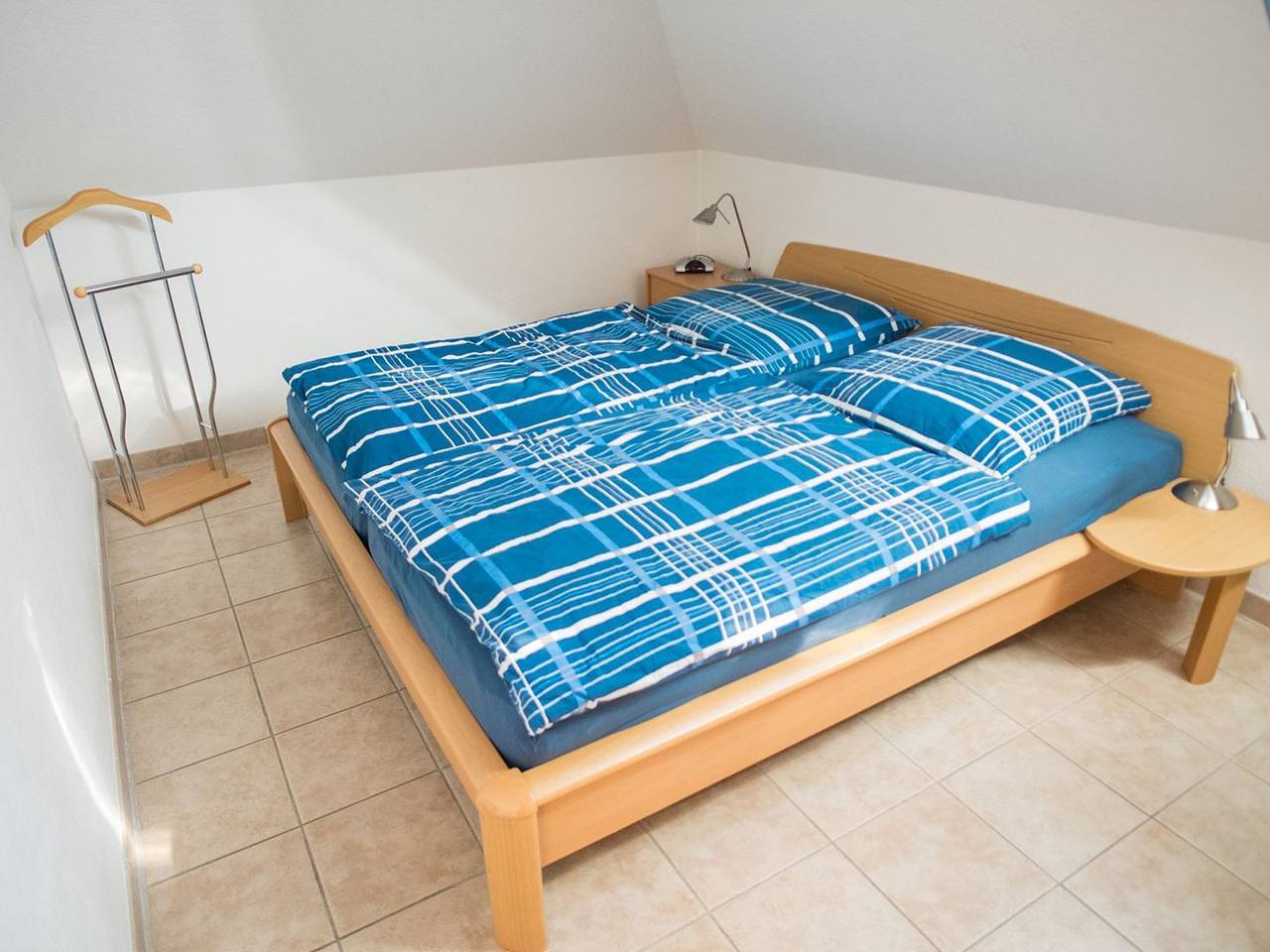 Ganze Wohnung, Moderne Ferienwohnung direkt am Strand mit Balkon in Ostseebad Zingst, Zingst