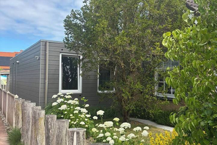 Ferienhaus für 2 Personen, mit Terrasse und Garten in Zoutelande