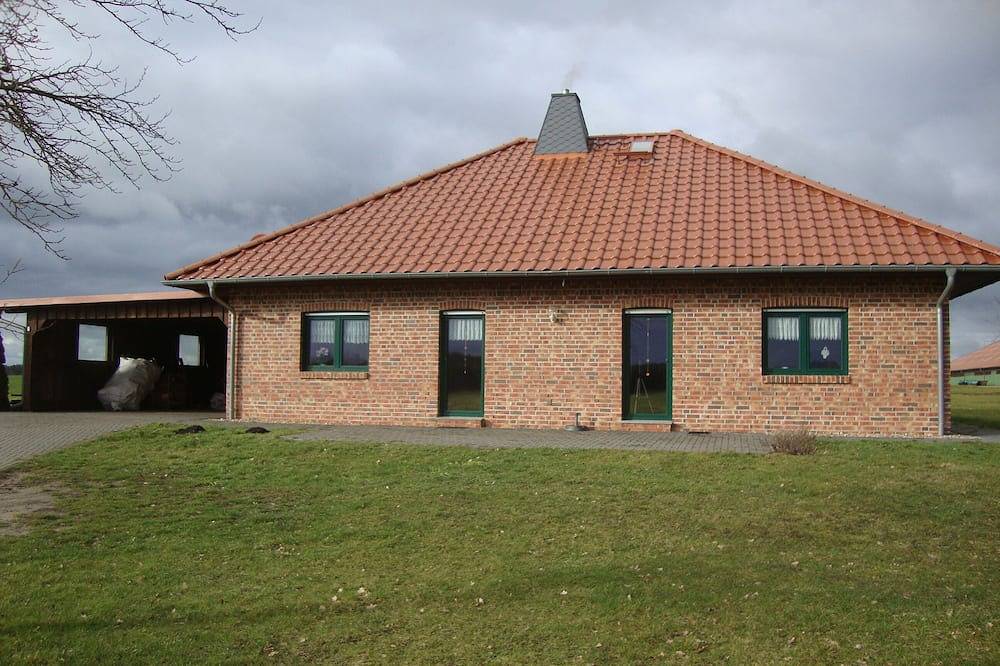 Ferienhaus Am Wolfspfad mit Wildtierbeobachtung,einzigartige Natur, Nähe Waldbad in Bismark (Altmark), Stendal und Umgebung