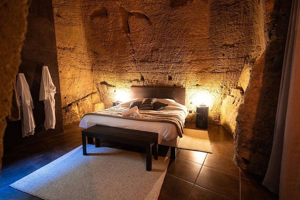 Queen-Deluxe-Ensuite in Doué-la-Fontaine, Loire-Tal