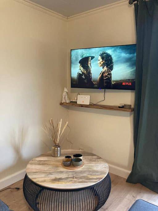 Gîte pour 2 personnes, avec jardin ainsi que terrasse et vue dans Membre - 3