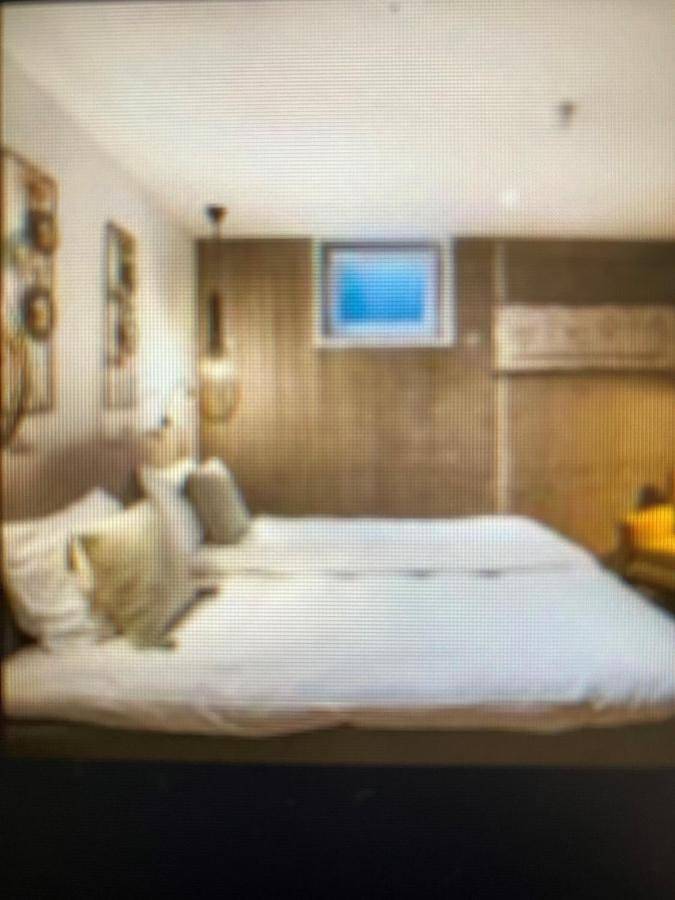Geheel appartement, Basement Double Room in Domburg, Walcheren