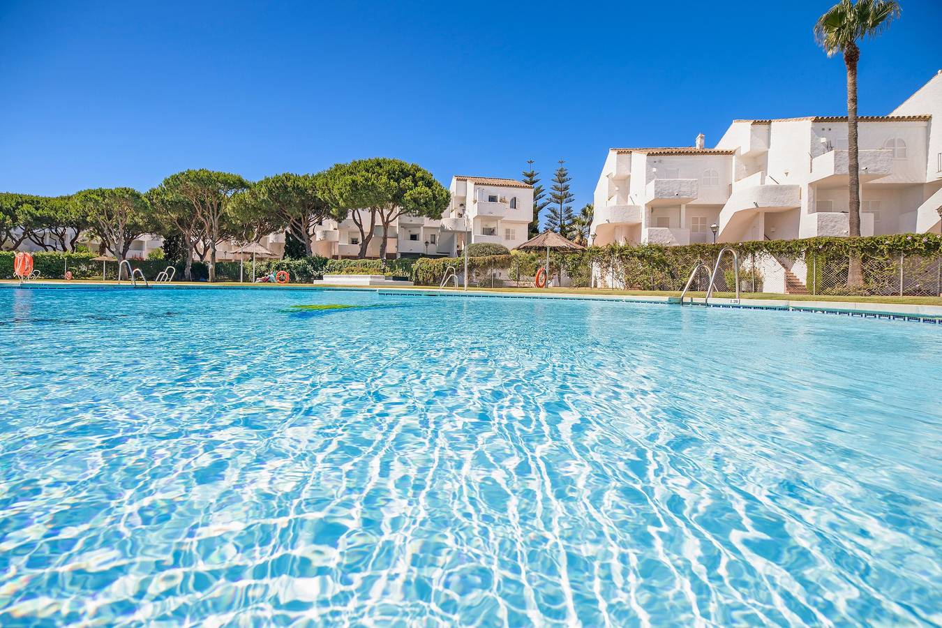 Appartement entier, Appartement Pueblo Marinero près de la plage avec piscine, Wi-Fi et terrasse in Sancti Petri, Chiclana de la Frontera