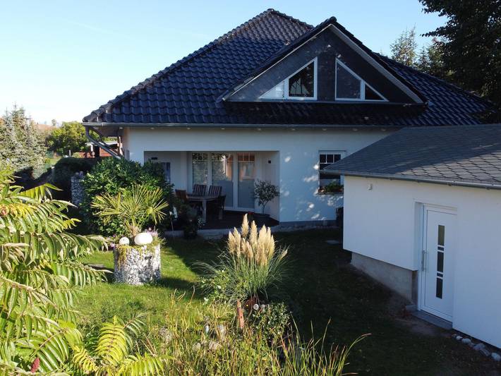 Ferienwohnung für 4 Personen, mit Terrasse und Seeblick in Ückeritz