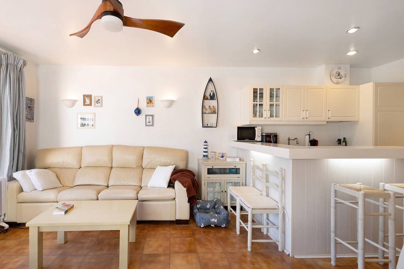 Ganze Wohnung, Apartment 'Ava Senia 3A' mit Meerblick, Gemeinschaftspool und Wlan in Begur, Costa Brava