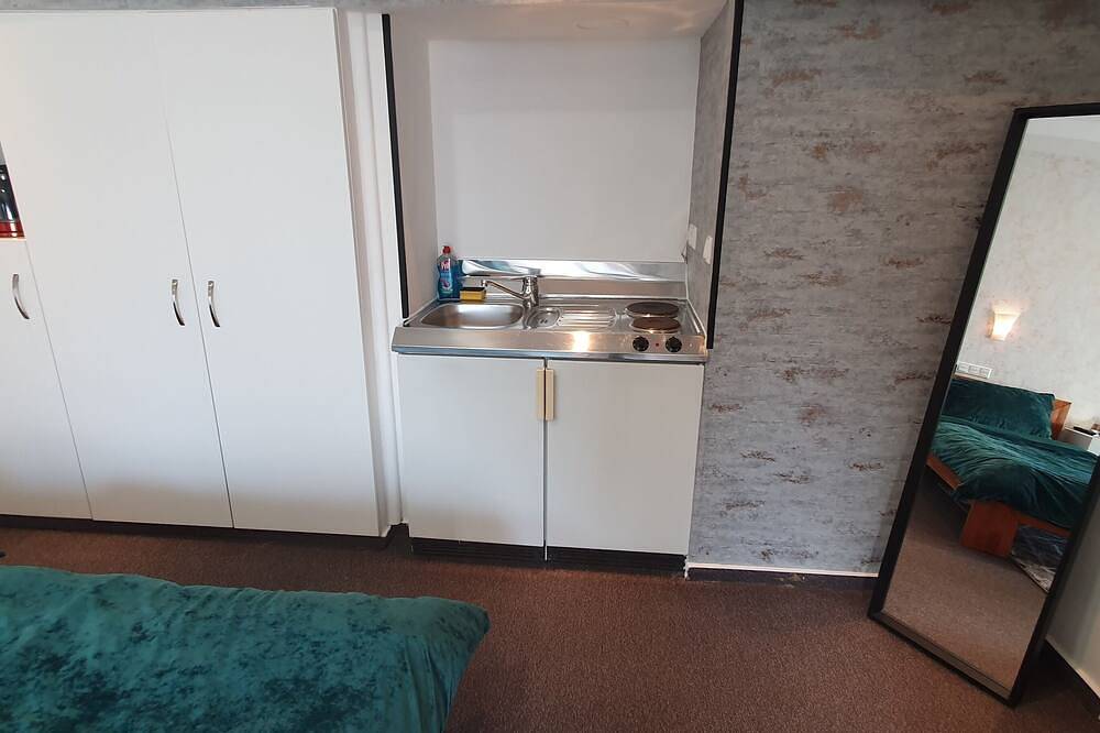 Ganze Wohnung, Nr 11. Complete apartment with separate entrance in the center in Finkenwerder, Hamburg