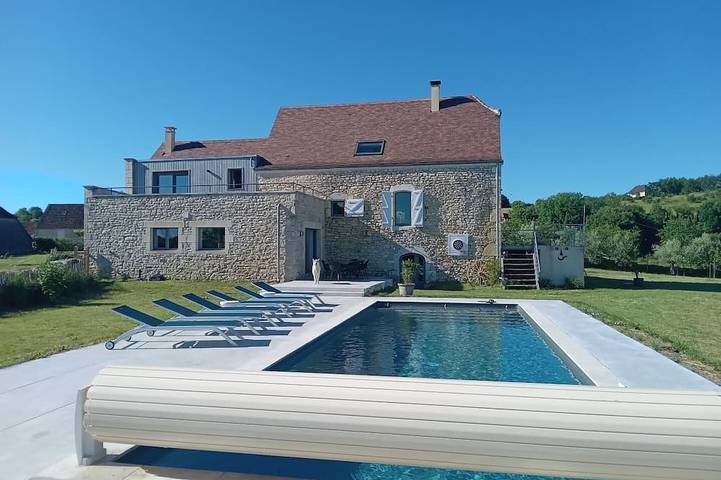 Location de vacances pour 6 personnes, avec jardin à Reilhaguet