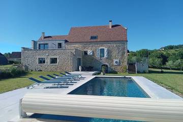 Gîte pour 6 personnes, avec jardin à Reilhaguet