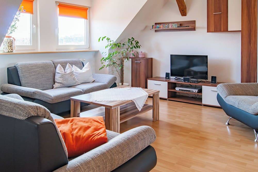 Ganze Wohnung, Großzügige Dachgeschosswohnung in Tharandt, Osterzgebirge