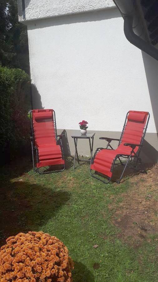 Ganze Wohnung, Apartment with Terrace in Kronenburg, Dahlem