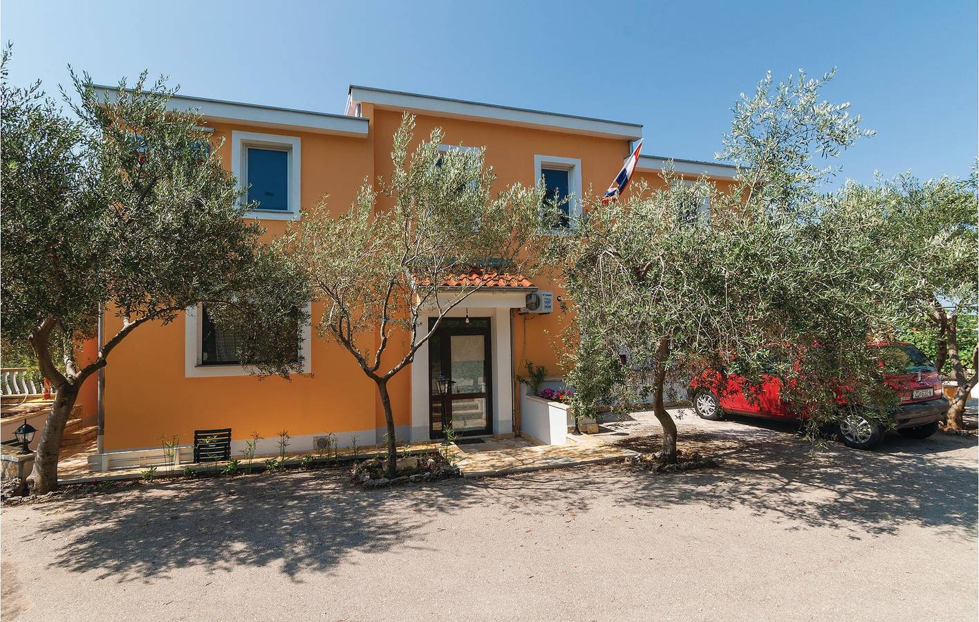 Geheel vakantieappartement, Vakantieappartement voor 6 personen met terras in Novigradsko More, Zadar