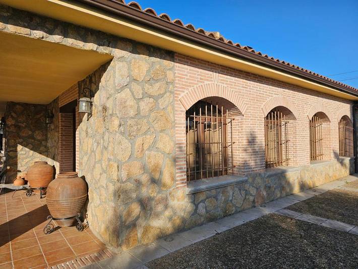 Chalet para 10 personas, con piscina además de jardín y vistas en Comarca de Ciudad Rodrigo - 2