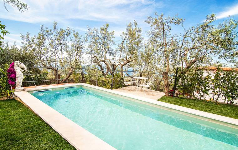 Amore Rentals - Casa Tatano con Piscina Privata, Vista Mare e Parcheggio in Marciano, Massa Lubrense