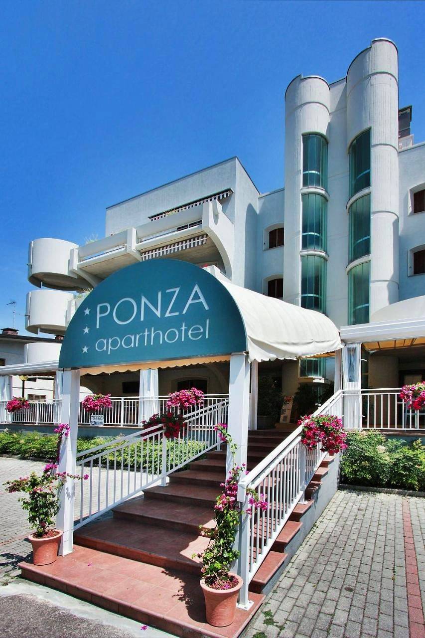 Aparthotel Ponza in Lignano Sabbiadoro, Province d'Udine