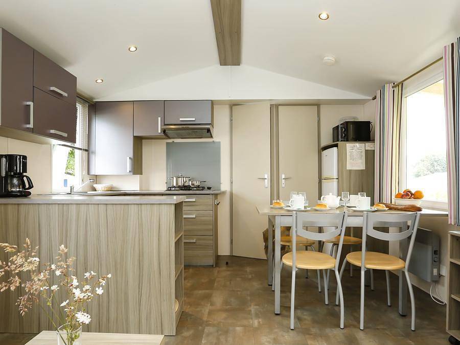 Flower Camping Le Kerleyou - Mobilhome 6 personas - Mobil-home Premium 32m² - 3 habitaciones - terraza cubierta - Tv + sábanas + toallas 6 pers. in Douarnenez, Iroise