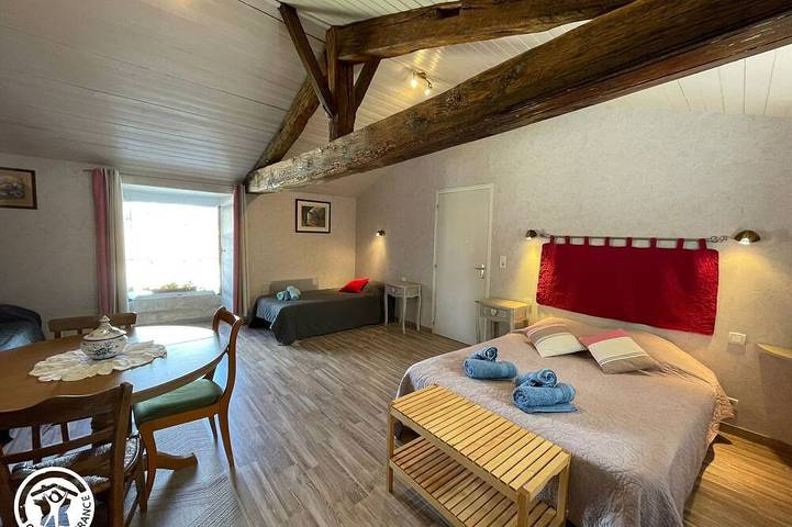 Gîte pour 8 personnes, avec terrasse à Vouvant - 4