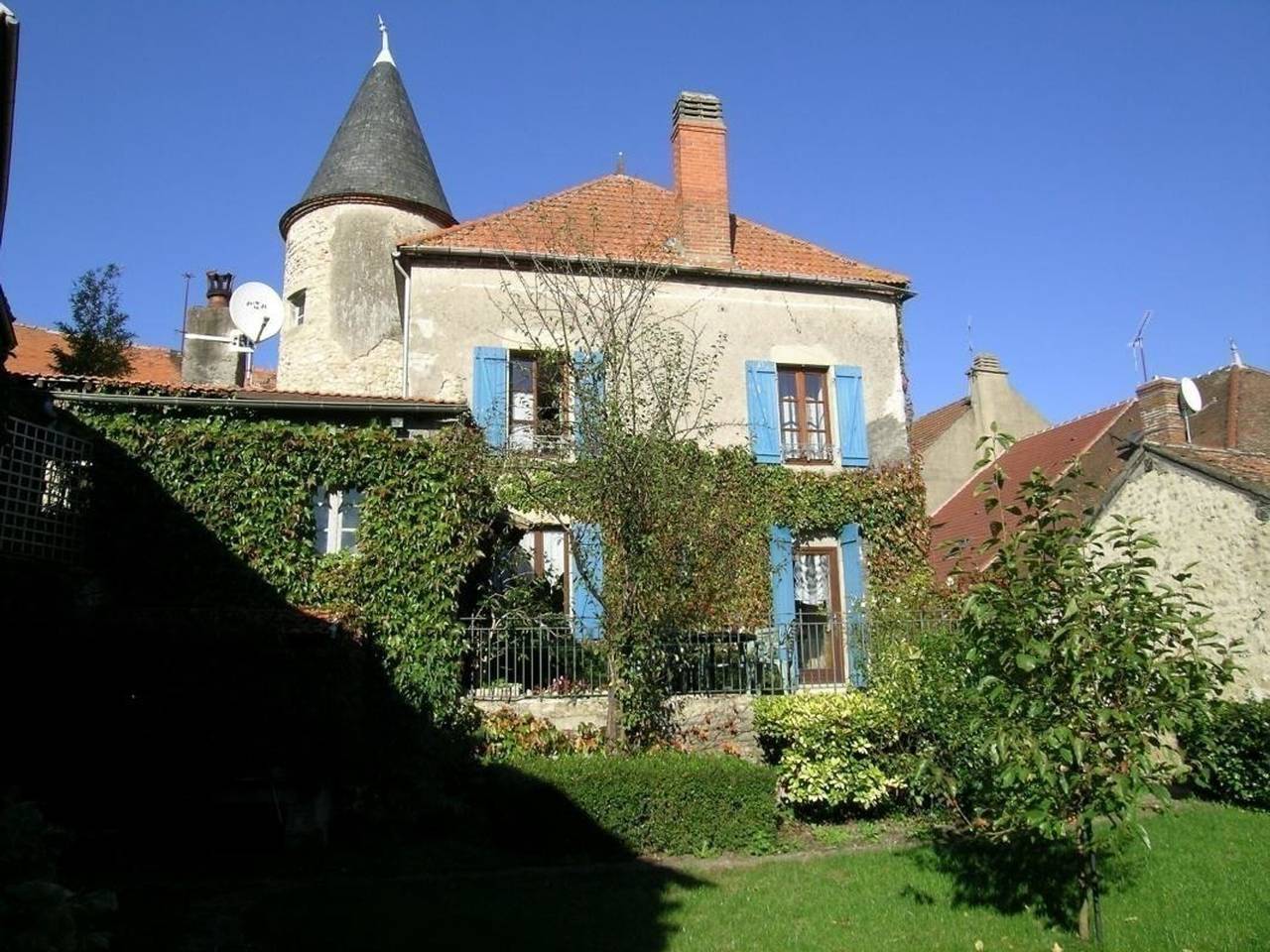 Charmant gîte près d'un château avec jardin, terrasse, parking et Wifi, à 14 km de Vichy in Billy, Région de Vichy