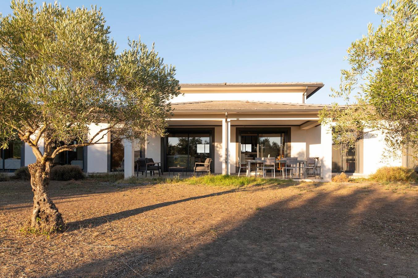 Bed and Breakfast 'Chambre 1' mit Bergblick, Gemeinschaftspool und Wlan in Aléria, Corte und Umgebung