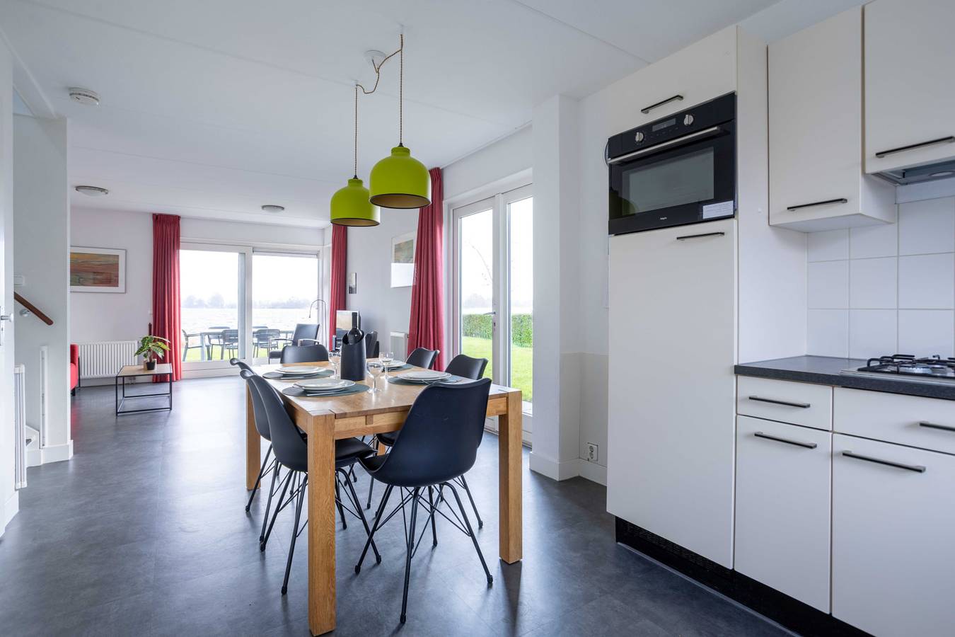 Komfortables Haus für 6 Personen mit privatem Bootssteg und freiem Blick auf den See in Friesland
