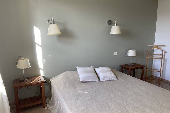 Gîte pour 6 personnes, avec terrasse dans Plage de la Roya - 4