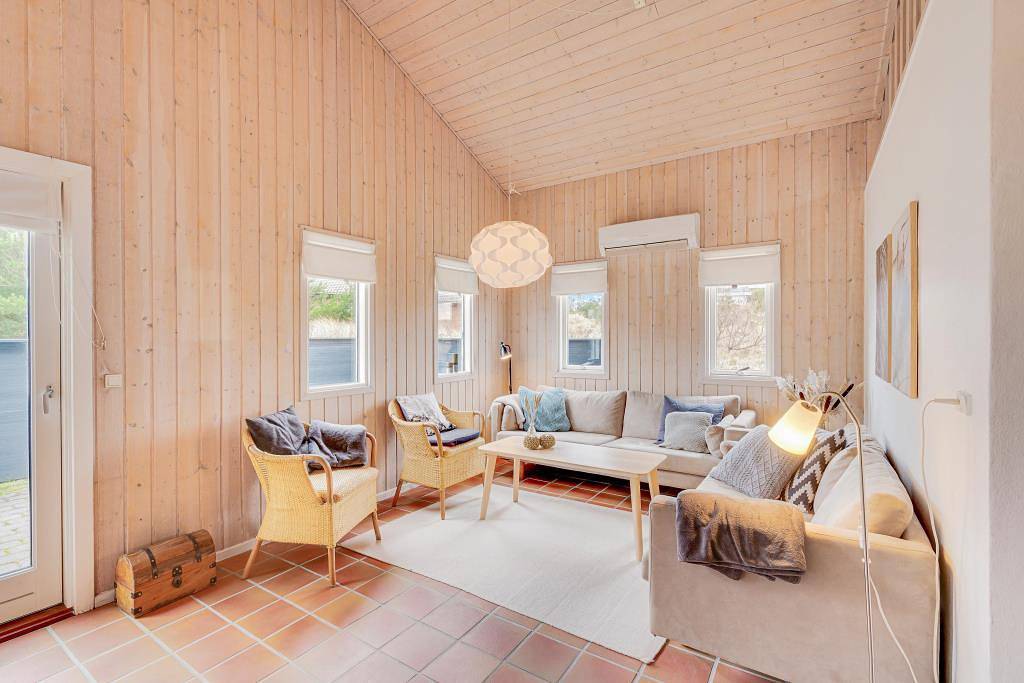 Charming holiday home for 5 people with sauna in Henne Strand in Henne, Varde Region
