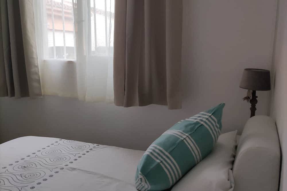 The Anex, room with small garden and terrace, very quiet and sunny area. in Palafrugell, Costa Brava