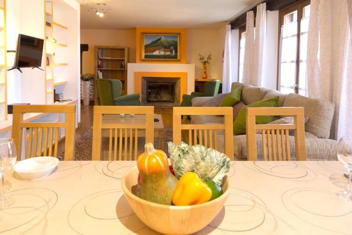 Casa rural para 6 personas, con vistas y jardín en Cuenca de Pamplona - 4