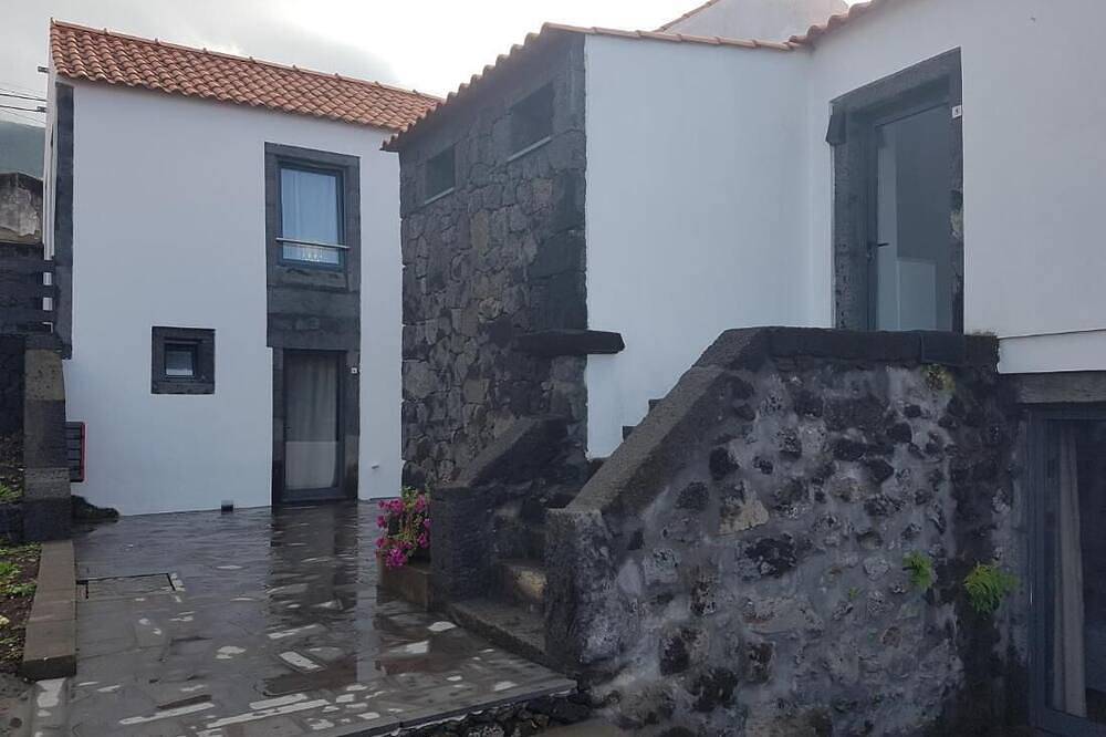 Astonishing Double Room in Sao Roque do Pico in São Roque do Pico, Ilha do Pico