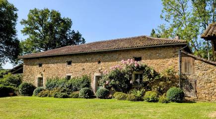 Gîte pour 10 personnes, avec jardin et piscine à Champagnac-la-Rivière