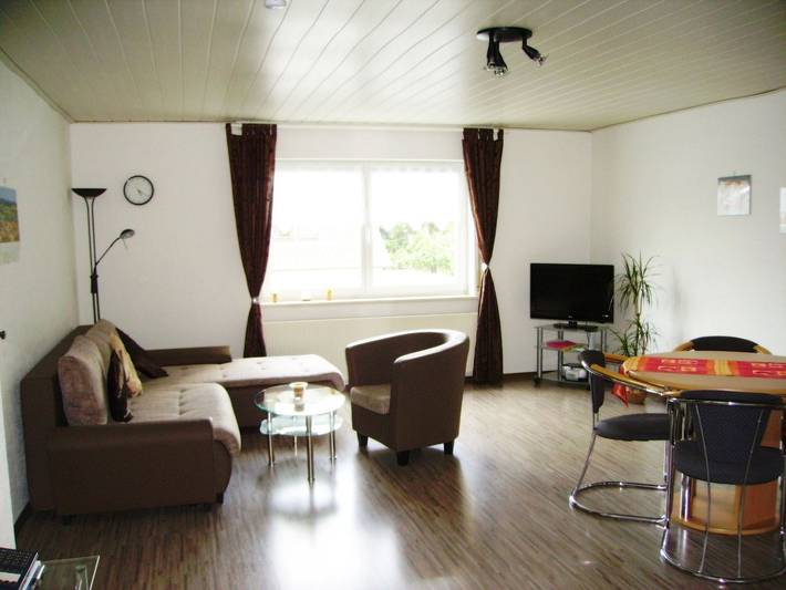 Ferienwohnung/Pension Hensler - Ferienwohnung mit 60 qm im Obergeschoss, max. für 2 Personen in Herbstein, Vogelsberg Region