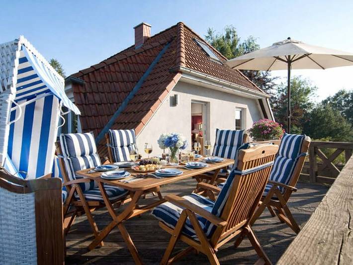 Ferienwohnung für 6 Personen, mit Sauna und Garten sowie Terrasse in Prerow