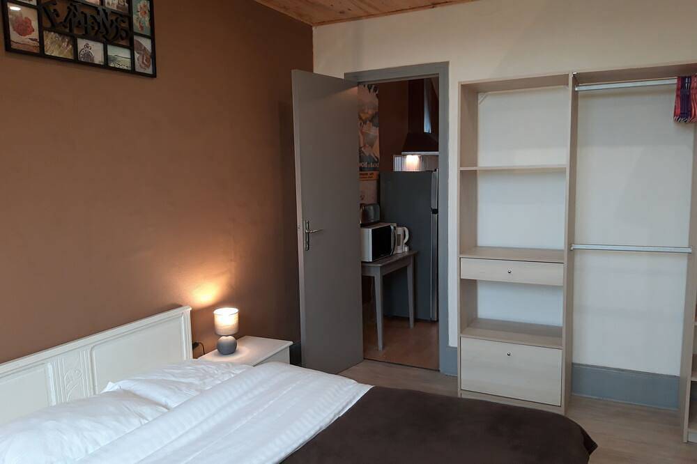 Apartamento entero, Les Buissonnets \"Mozart\" Apartamento 2 personas en Morvan in Saint-Honoré-les-Bains, Parque natural de Morvan