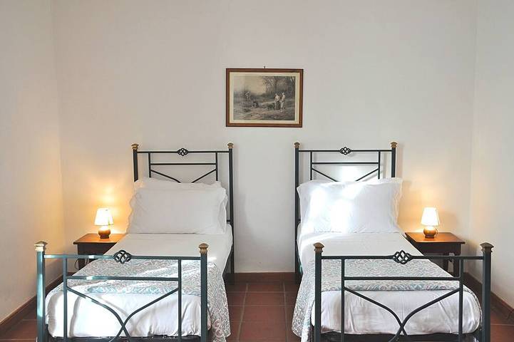 Villa i Noccioli   18 posti letto, piscina, parco in Capranica, Provincia di Viterbo