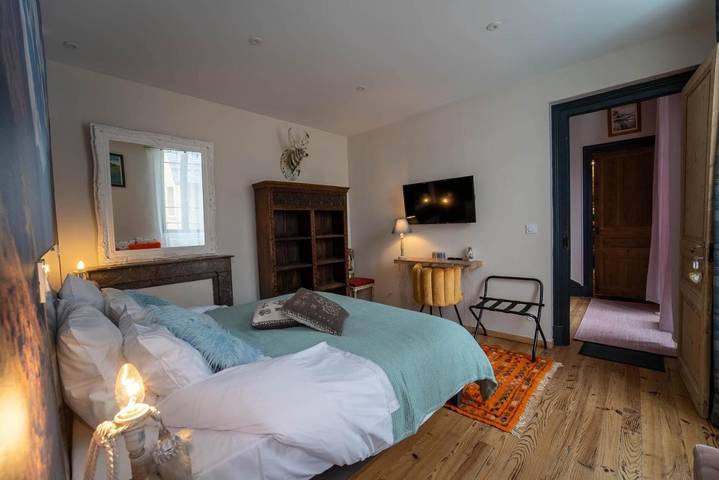 Maison d’hôte pour 2 personnes, avec jardin ainsi que piscine et vue