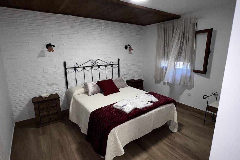 Casa rural independiente con vistas a la Sierra de Cazorla, hasta 14 personas in El Almicerán, Cazorla
