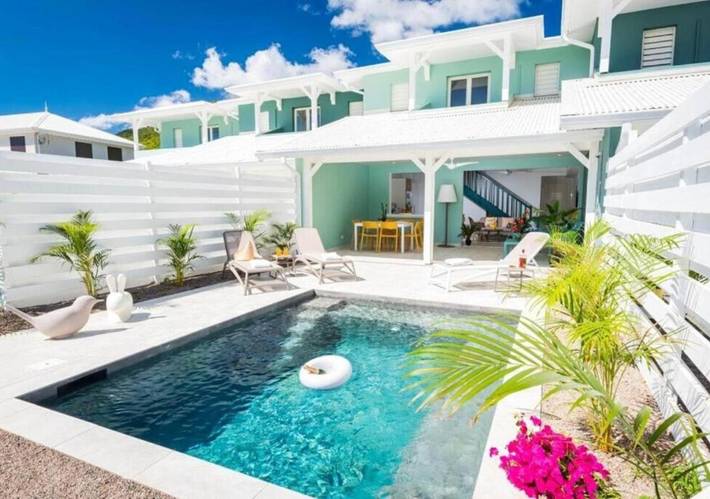 Location de vacances pour 7 personnes, avec piscine ainsi que vue et jardin dans Anse Caffard