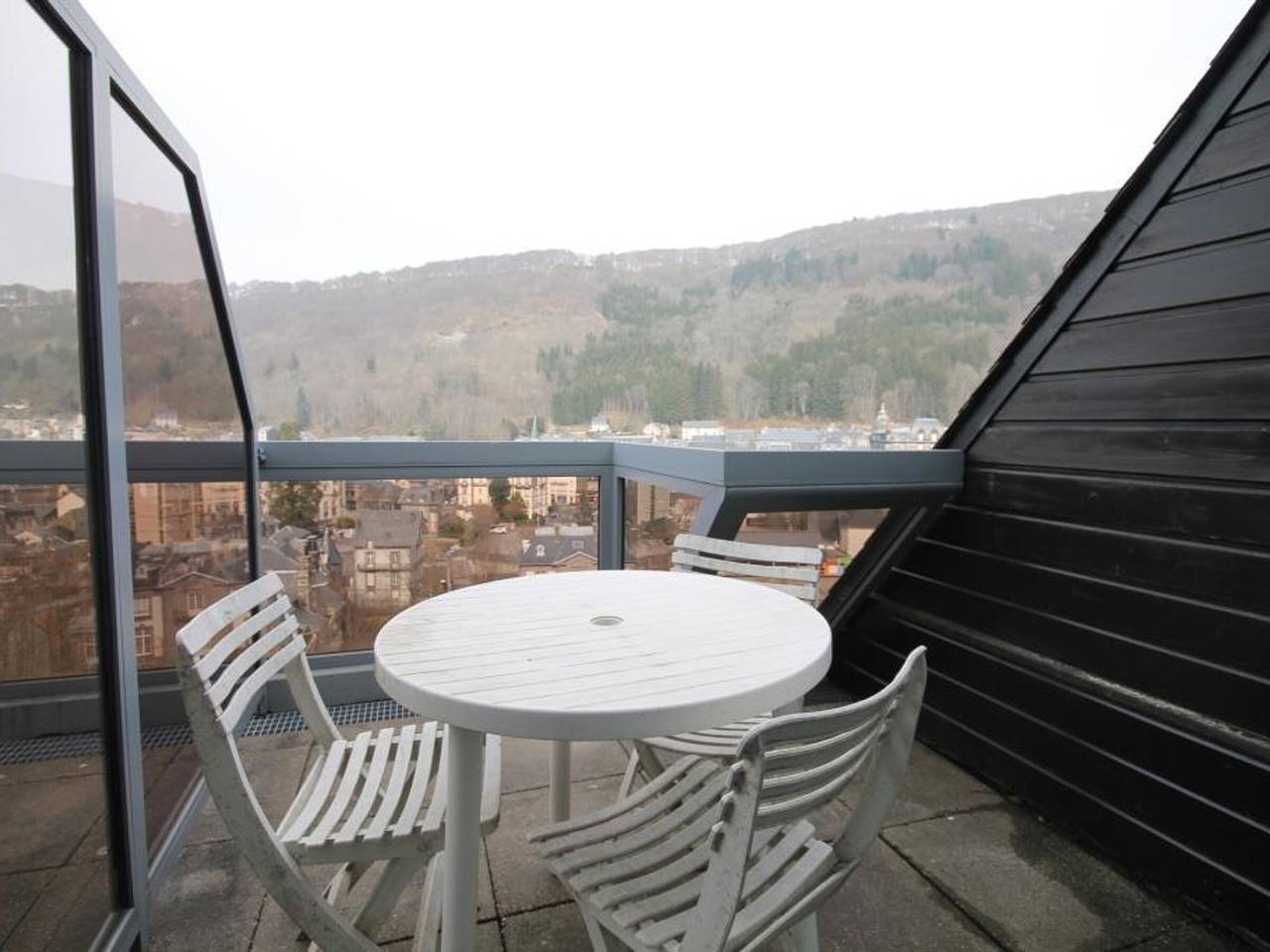 Entire studio, Studio with balcony in Mont Dore, for 4 people in Mont-Dore, Volcans d'Auvergne Regional Nature Park