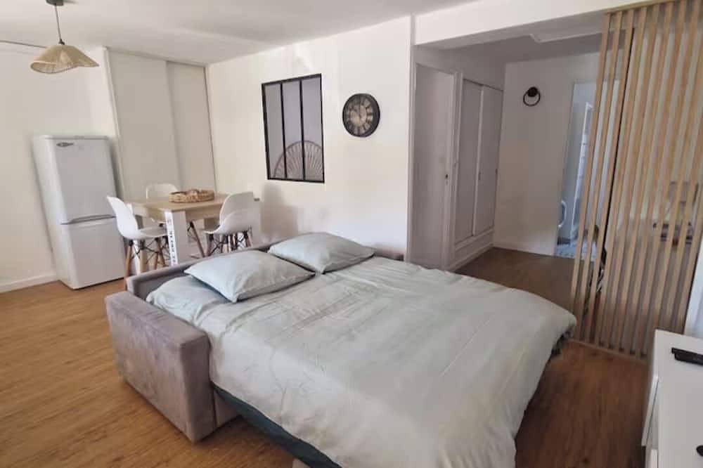 Ganze Wohnung, T2 terrace family home- Chez Amé et Fred in Ollioules, Mittelmeerküste (Frankreich)