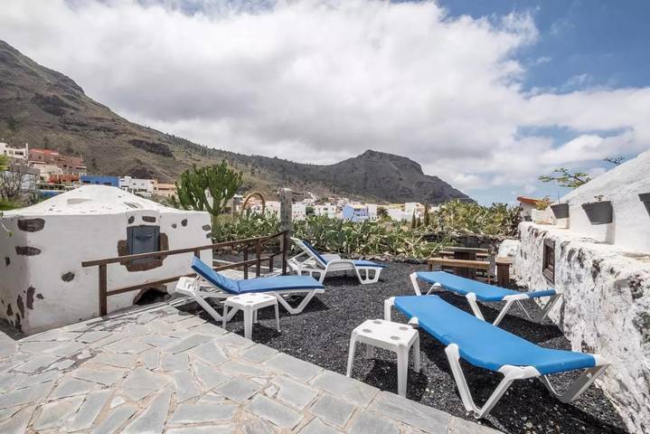 Gîte pour 4 personnes, avec Balcon et Terrasse ainsi que Jardin et Vue dans Tamaimo - 2