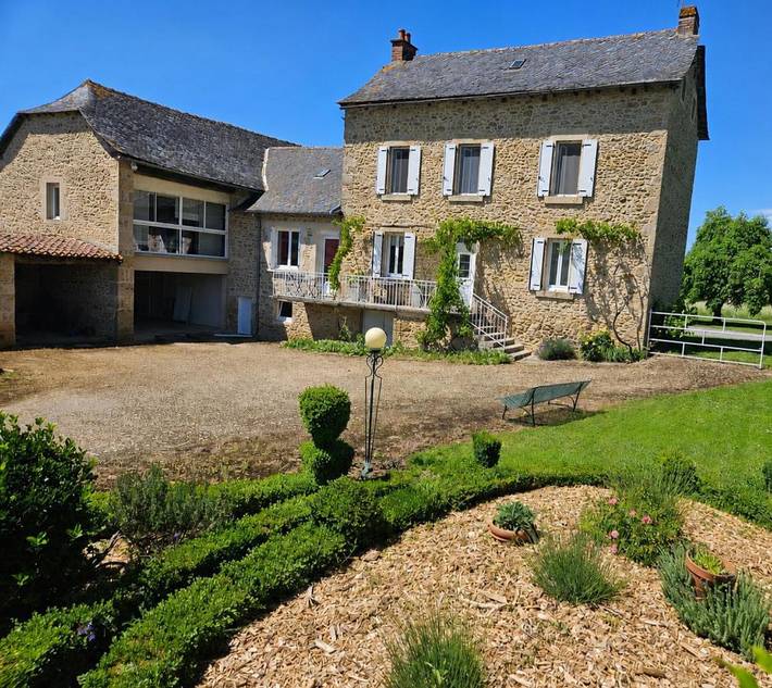 Chambre d’hôte pour 2 personnes, avec Balcon et Terrasse ainsi que Jardin et Vue