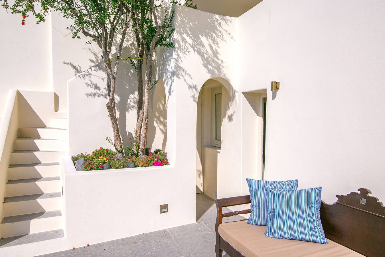 Elegant Santorini Villa | Villa Ioulia | Private Pool | Air Conditioning | 3 Bedrooms | Oia in Oia, Santorin