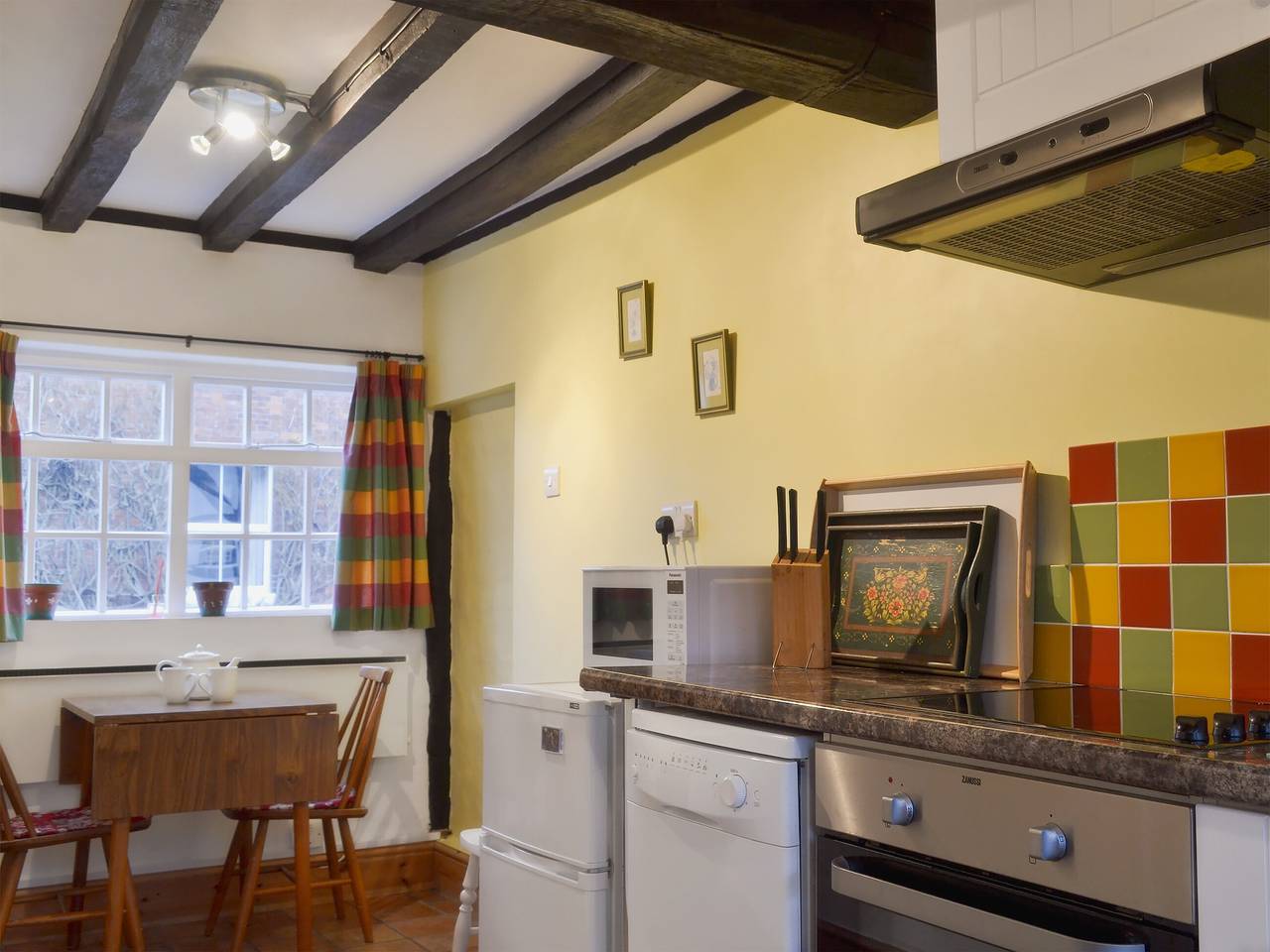 Swiss Cottage - E5375 in Staffordshire