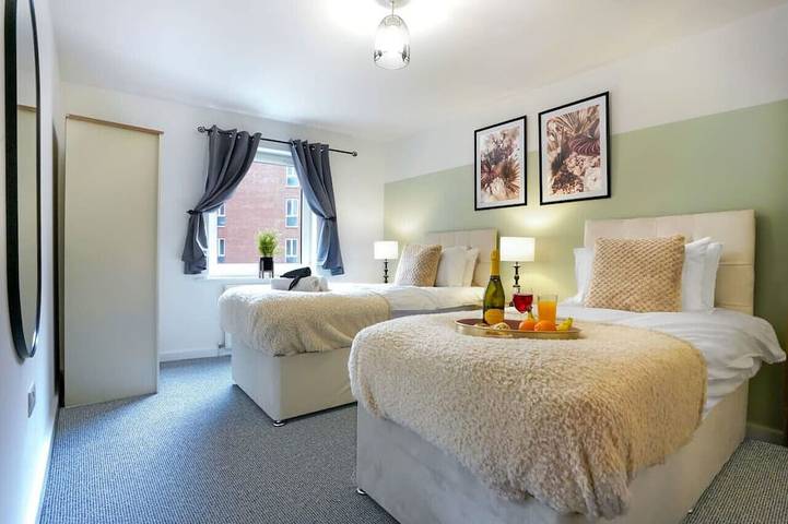 Apartment for 6 people, with balcony in Northampton