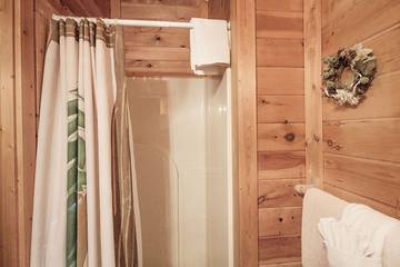 Chalet for 4 Guests in Pigeon Forge, Sevier County, Picture 3