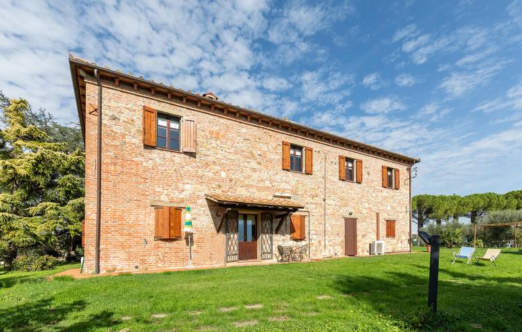 Gîte pour 9 personnes, avec jardin ainsi que terrasse et piscine, animaux acceptés à Castiglione del Lago - 3